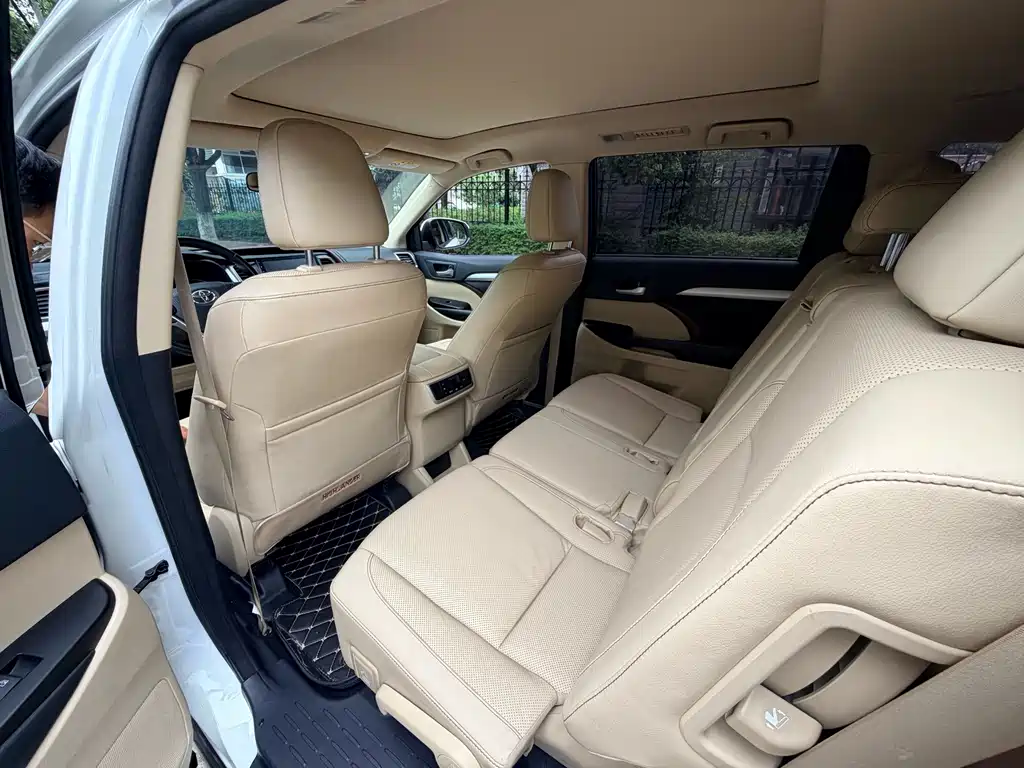 Toyota Highlander — миниатюра 7