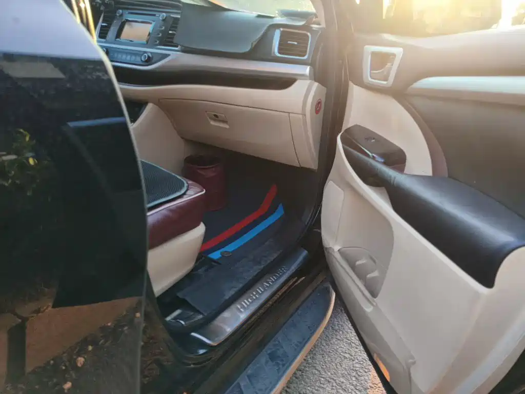 Toyota Highlander — миниатюра 19