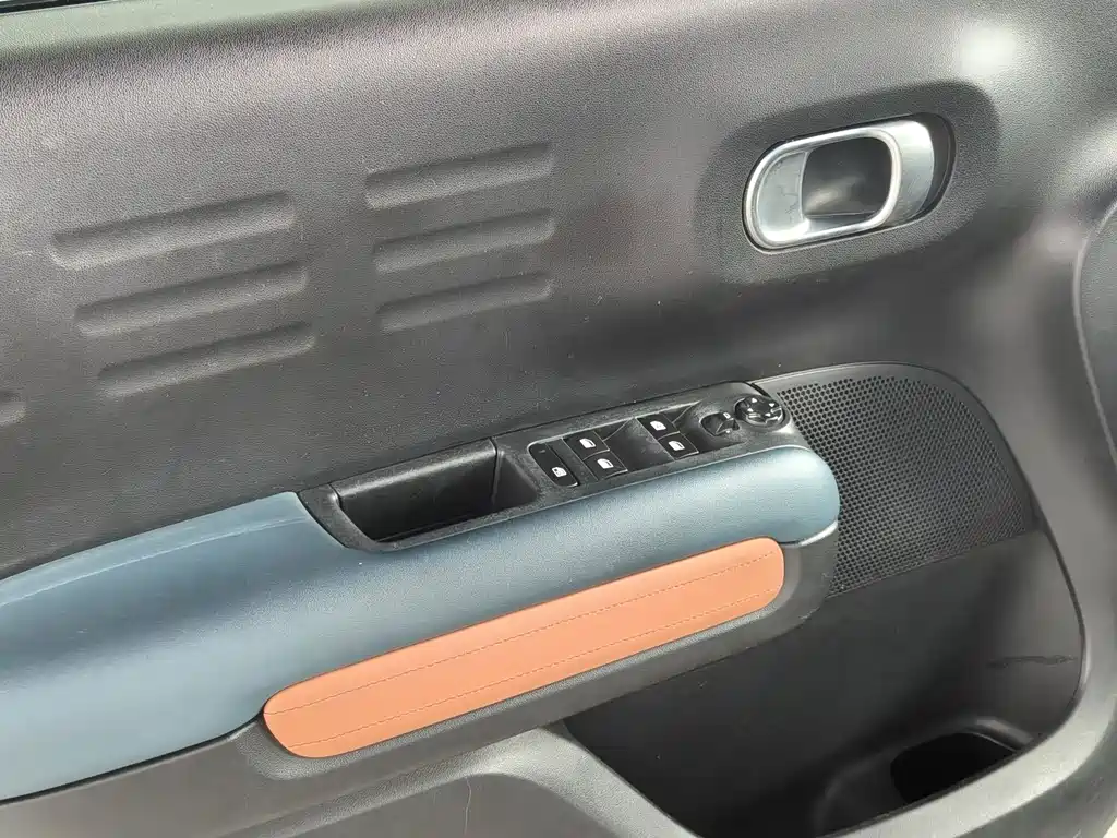 Citroen C4 Aircross — миниатюра 13