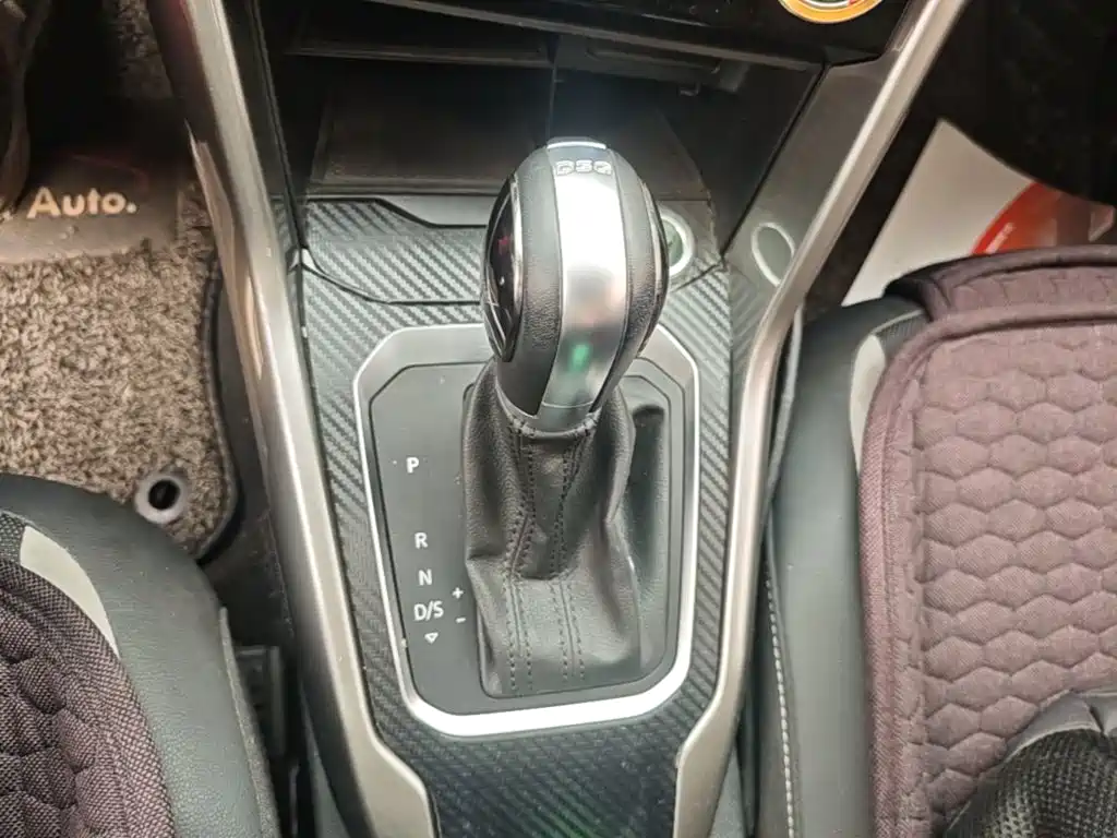 Volkswagen T-Roc — миниатюра 14