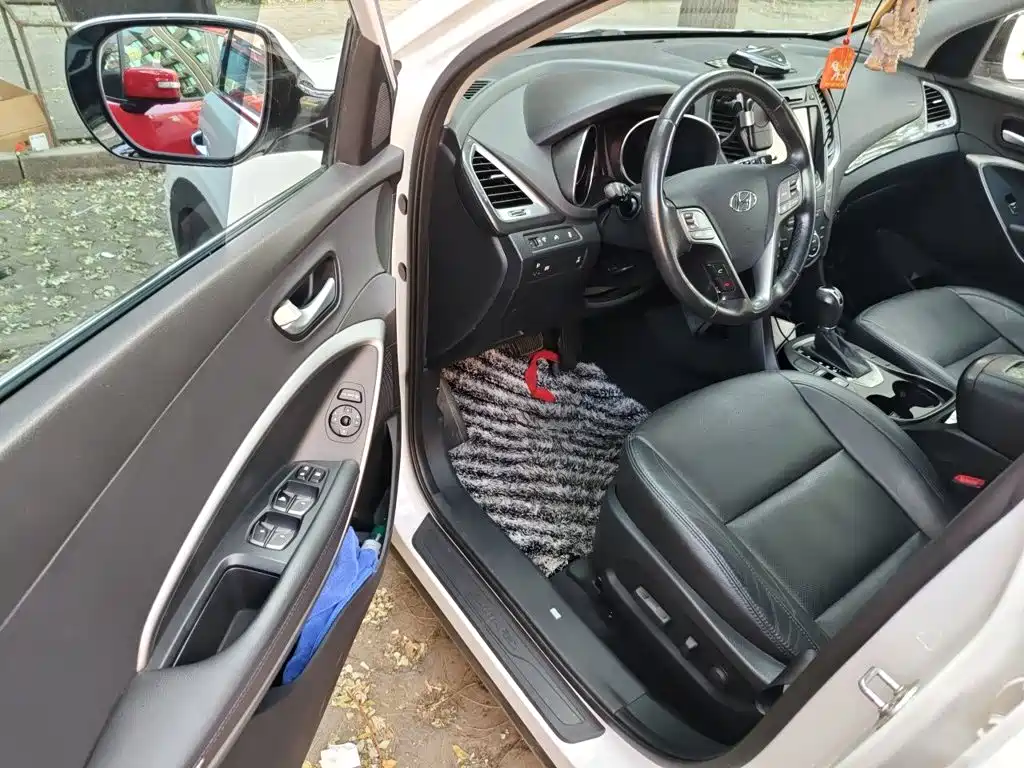Hyundai Santa Fe — миниатюра 17