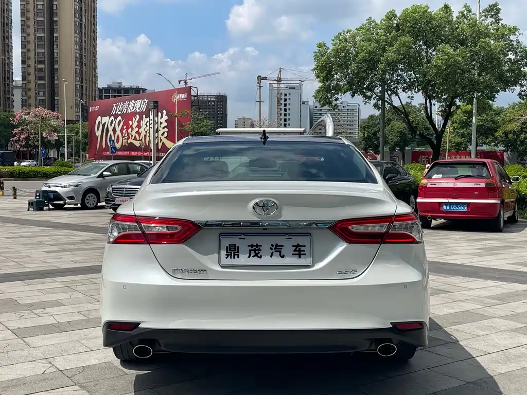 Toyota Camry — миниатюра 4