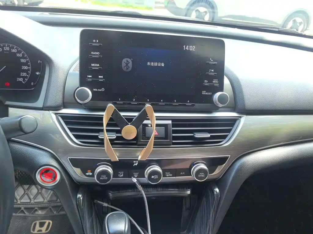 Honda Accord — миниатюра 9