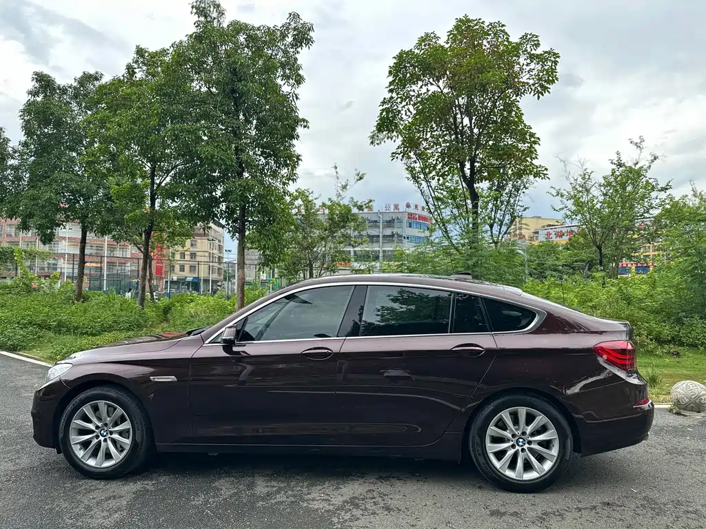 BMW 5 Series GT — миниатюра 4