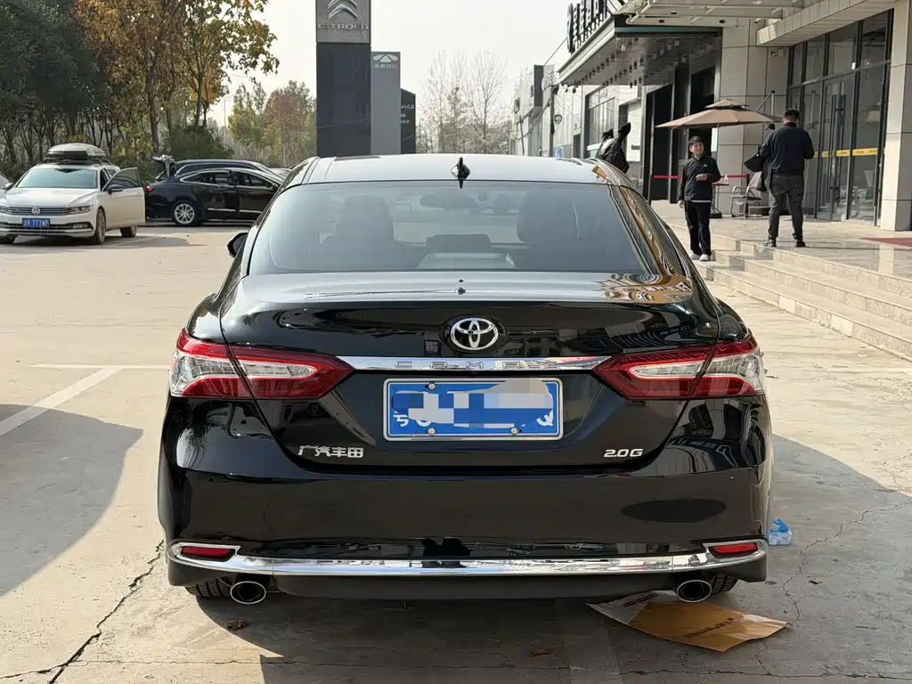 TOYOTA CAMRY