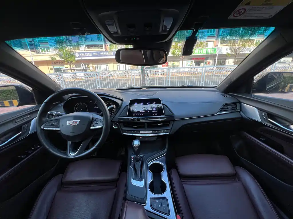 Cadillac CT4 — миниатюра 12