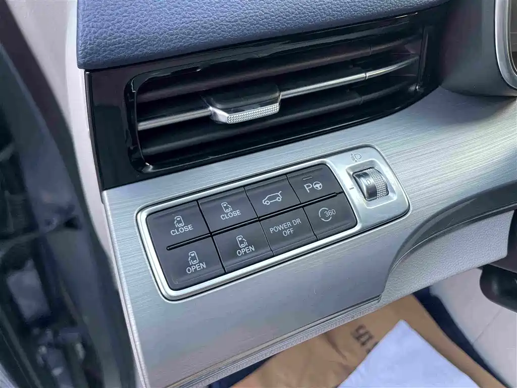 Roewe iMAX8 — миниатюра 12