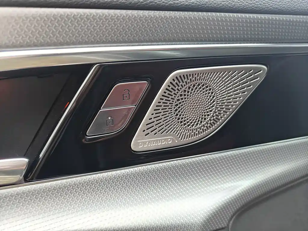 Hongqi Hongqi H5 — миниатюра 14