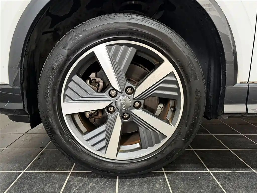 Audi Q2L e-tron — миниатюра 14
