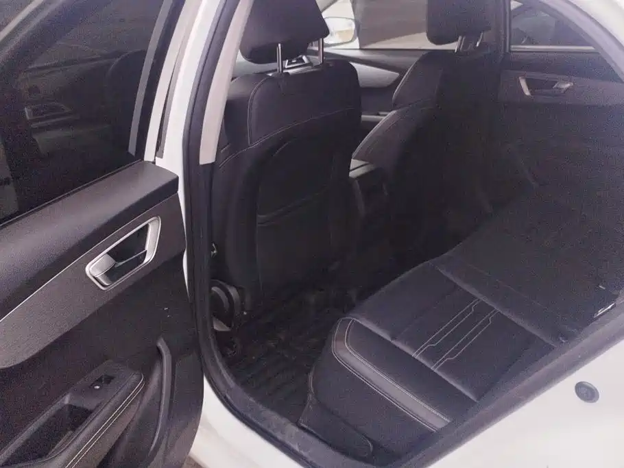 BYD Qin NEV — миниатюра 11