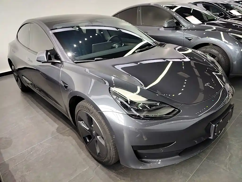 Tesla Model 3 — миниатюра 4