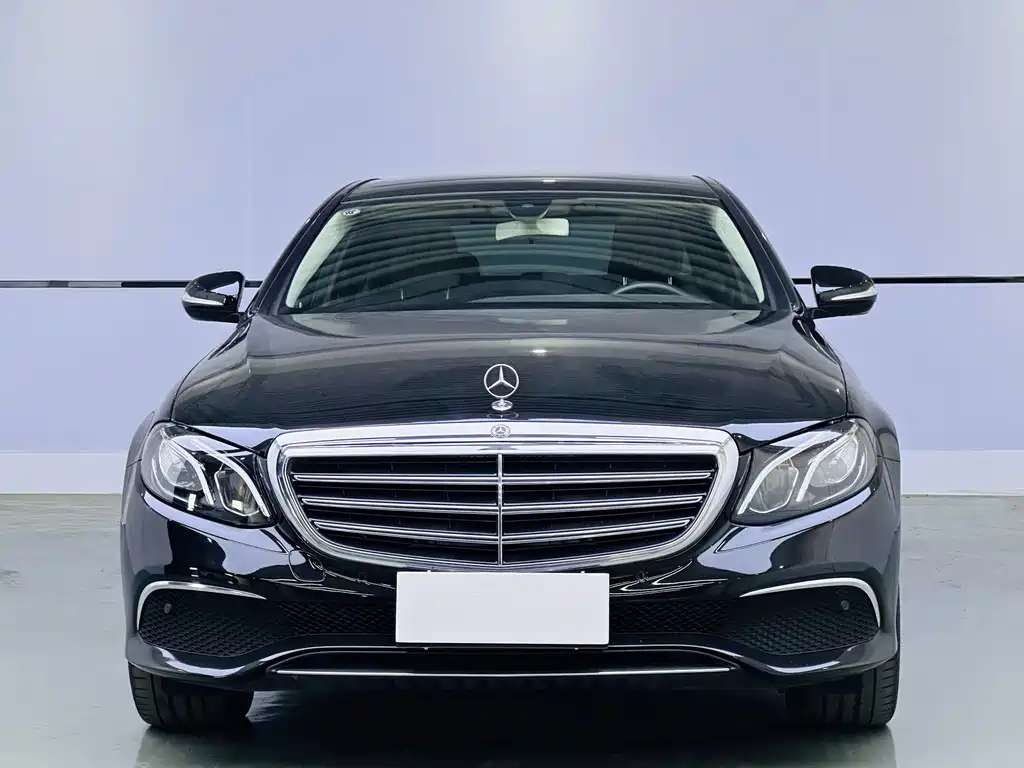 Mercedes-Benz E-Class — миниатюра 2