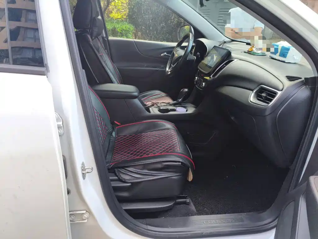 Chevrolet Equinox — миниатюра 18