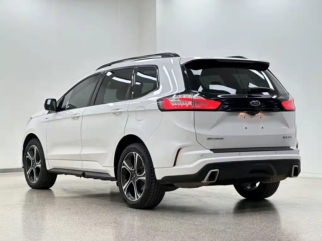 Ford Edge — миниатюра 9