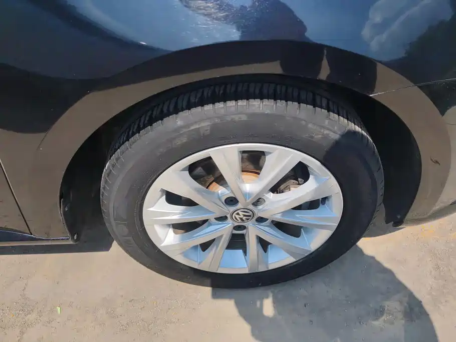 Volkswagen Lavida — миниатюра 6