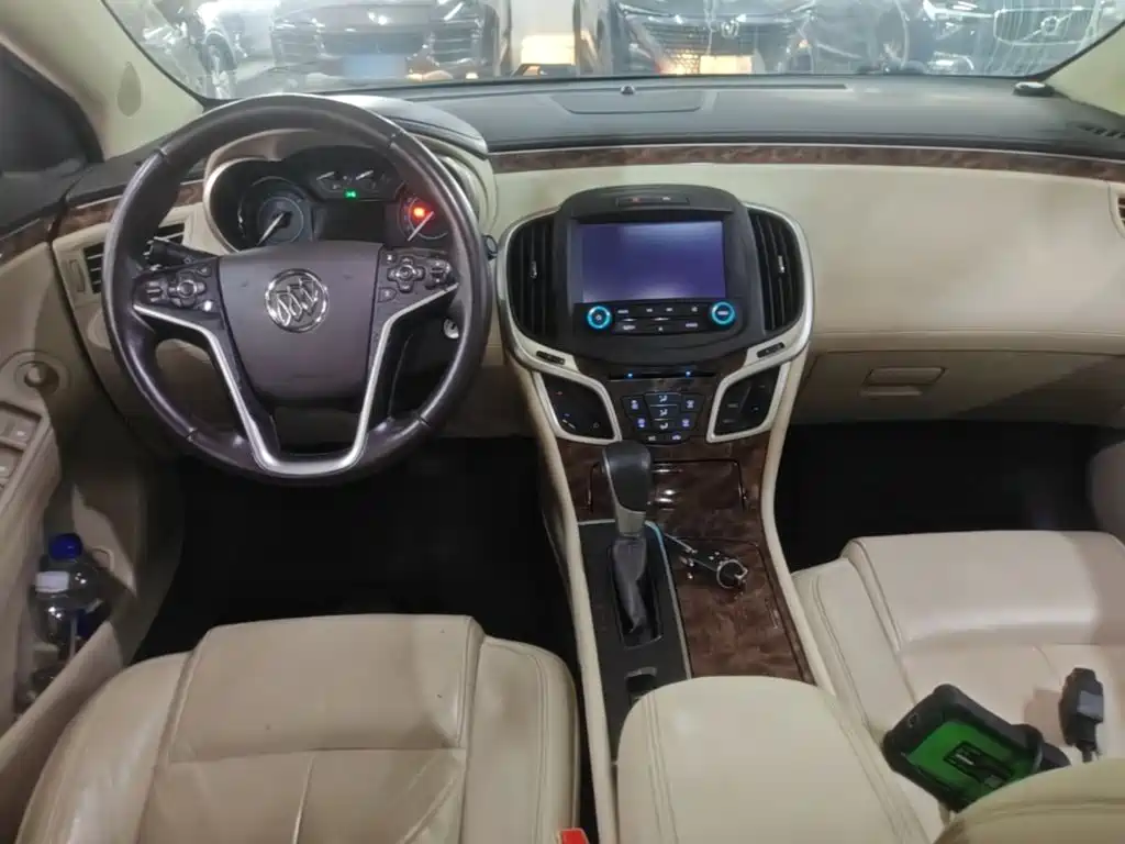 Buick LaCrosse — миниатюра 10