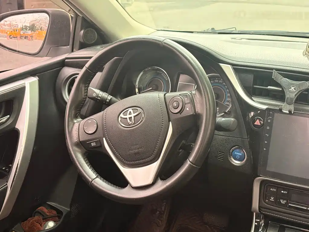 Toyota Corolla — миниатюра 13