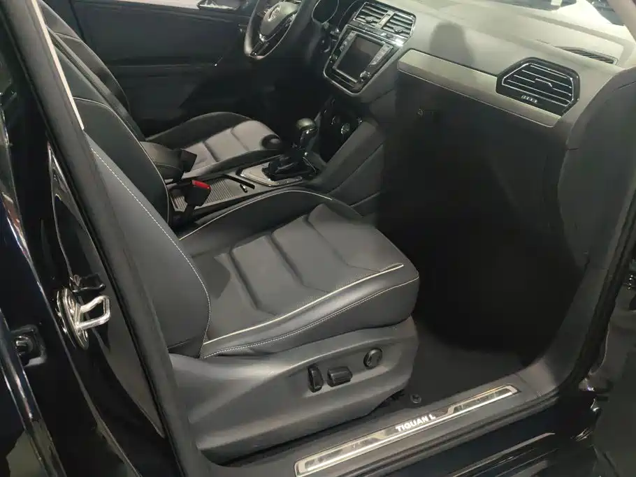 Volkswagen Tiguan L — миниатюра 8