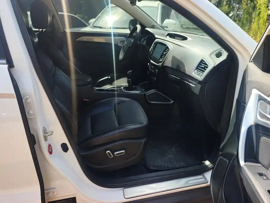 Geely Vision X6 — миниатюра 8