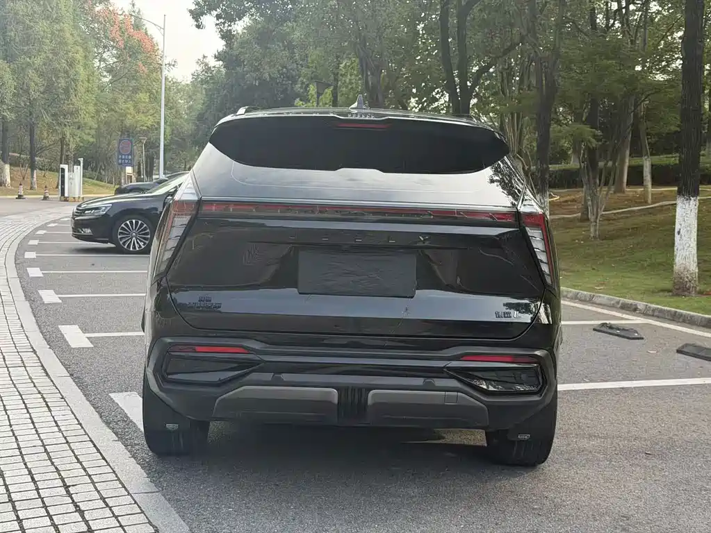 Geely Boyue L — миниатюра 12