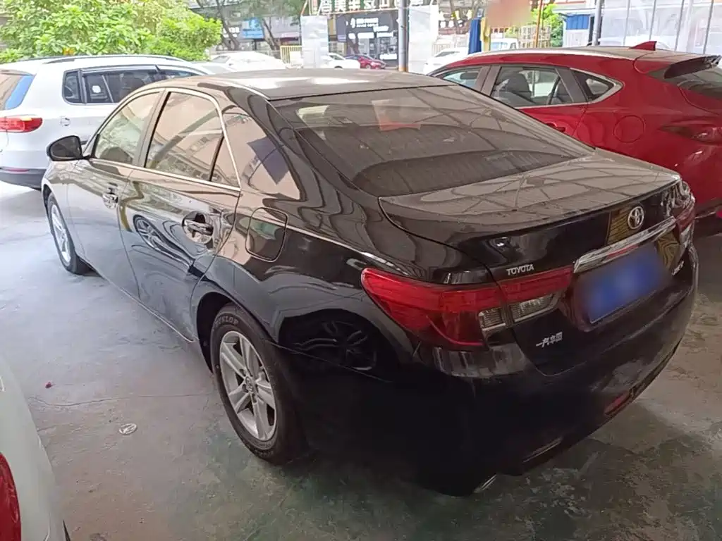 Toyota Reiz — миниатюра 5