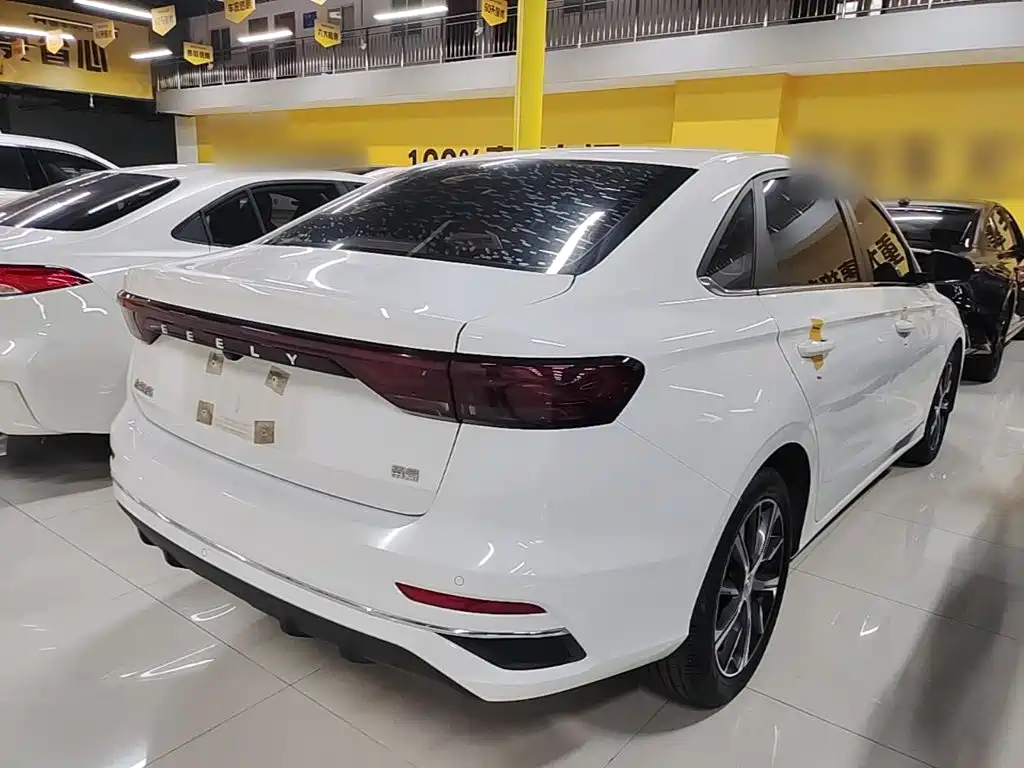 Geely Emgrand — миниатюра 7