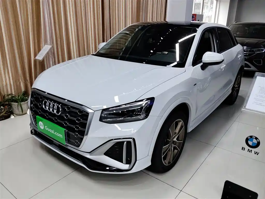 Audi Q2L 2023