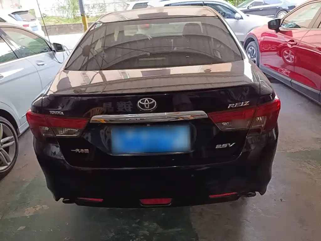 Toyota Reiz — миниатюра 6