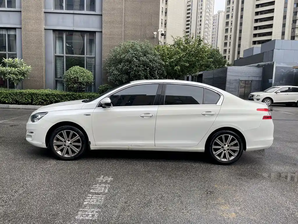 Peugeot 408 — миниатюра 12