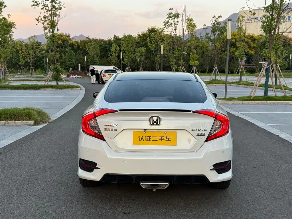 Honda Civic — миниатюра 6