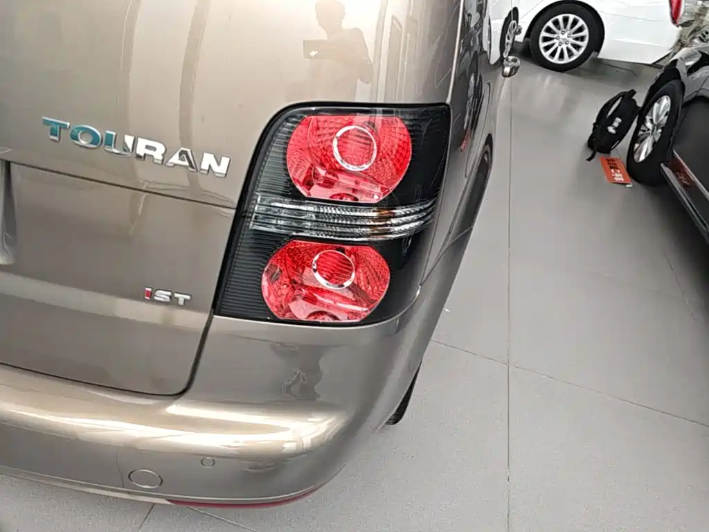 Volkswagen Touran — миниатюра 8