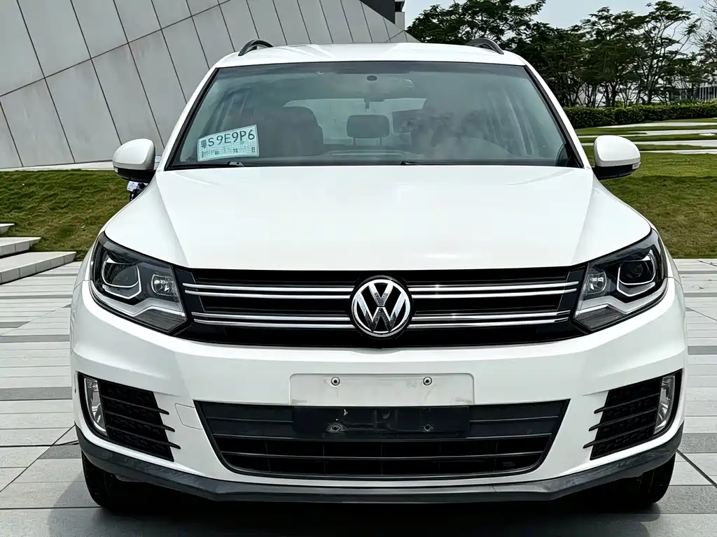Volkswagen Tiguan - фото 2