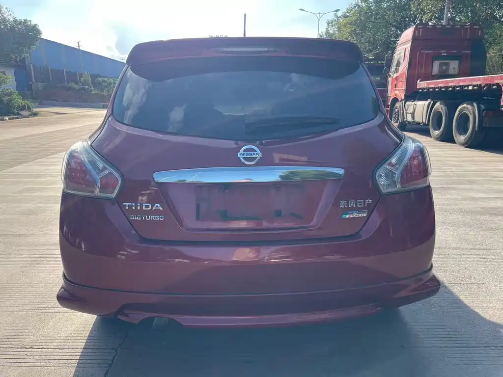 Nissan Tiida — миниатюра 8