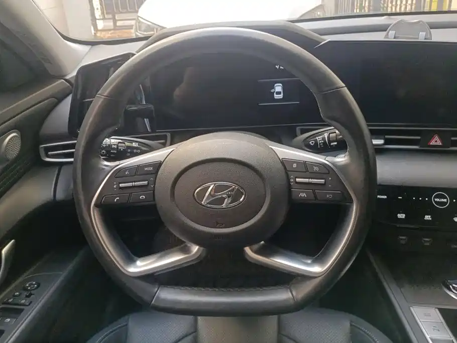Hyundai Elantra — миниатюра 15