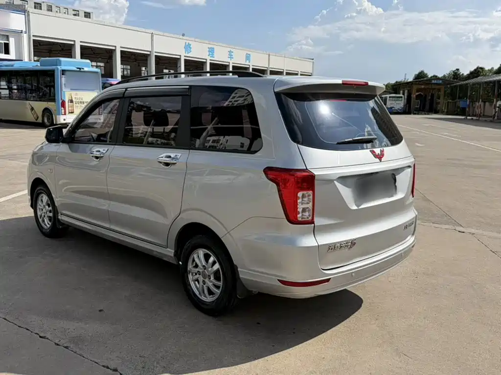 Wuling Hongguang — миниатюра 7