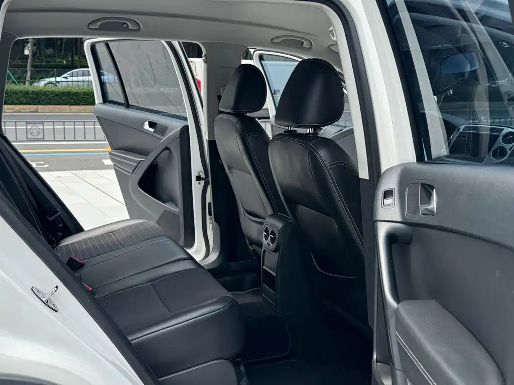 Volkswagen Tiguan - фото 21