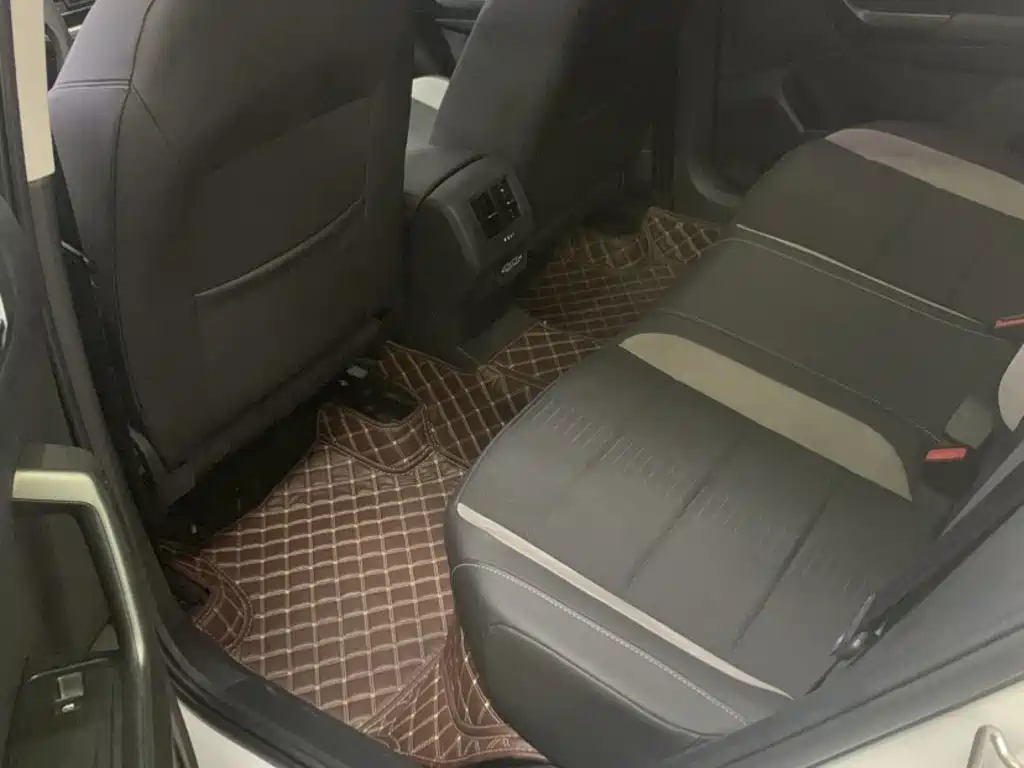 Volkswagen T-Roc — миниатюра 10