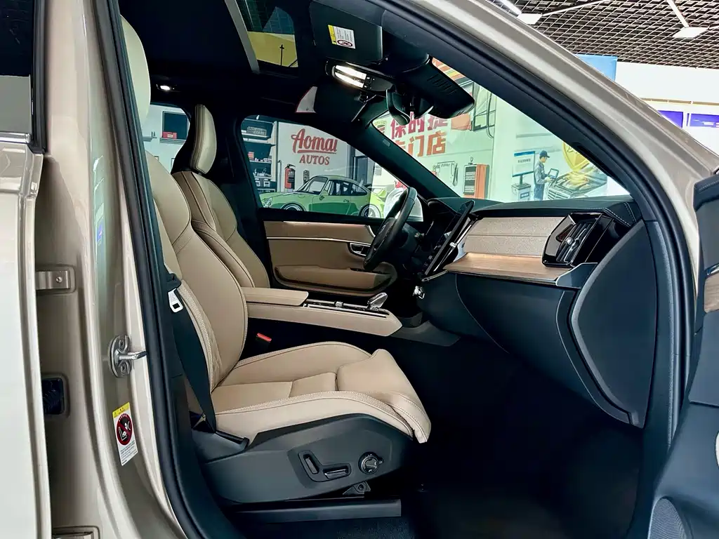 Volvo XC90 — миниатюра 19