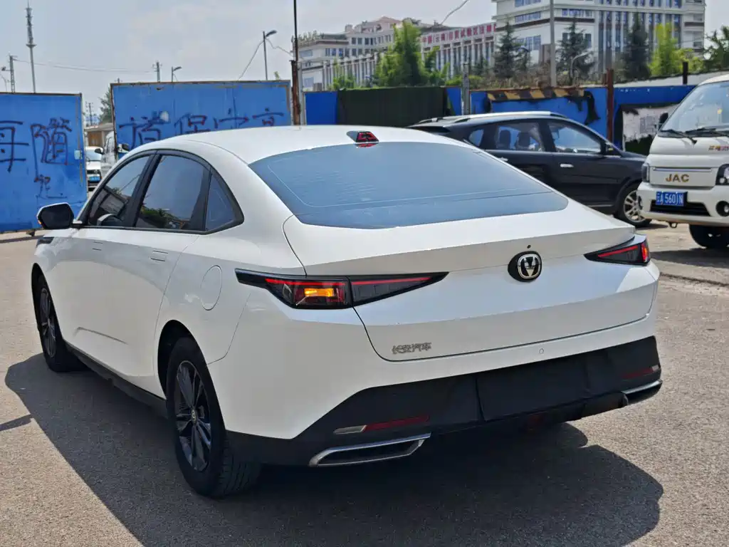 Changan Yida — миниатюра 9