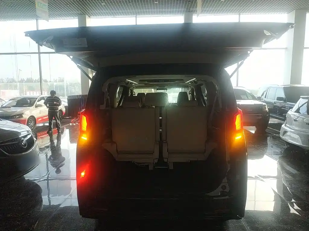 Toyota Alphard 2021 2.5L Luxury