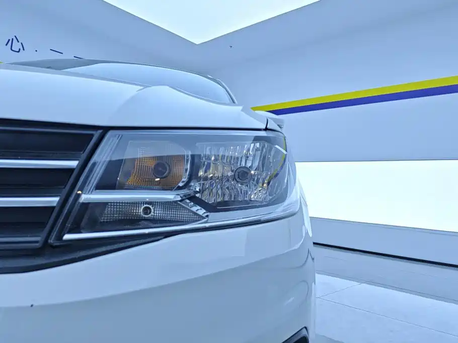 Volkswagen Santana — миниатюра 5