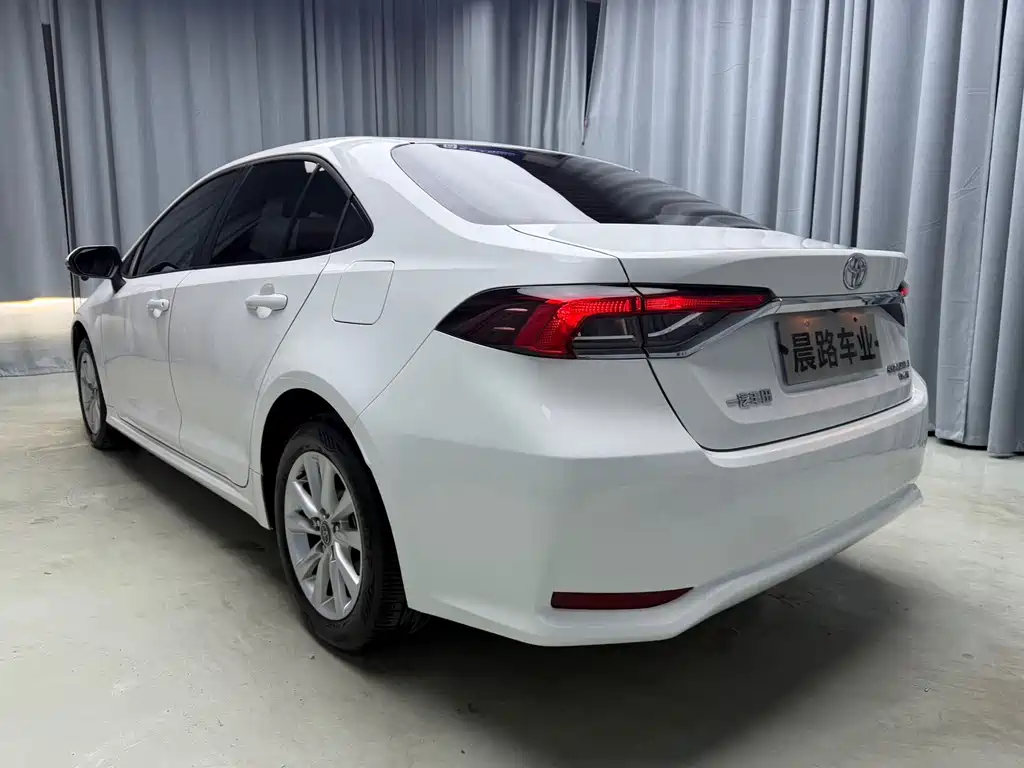 Toyota Corolla — миниатюра 6