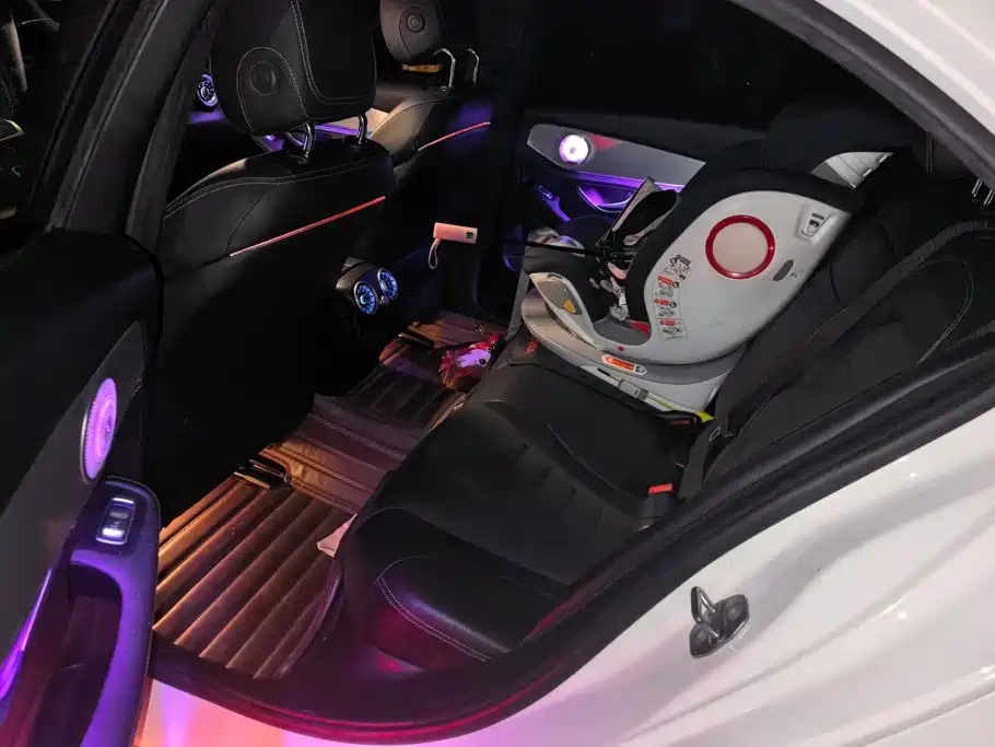 Mercedes-Benz C-Class — миниатюра 11