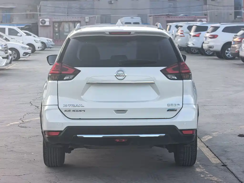 Nissan X-Trail — миниатюра 8