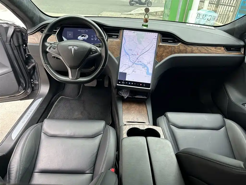TESLA MODEL S
