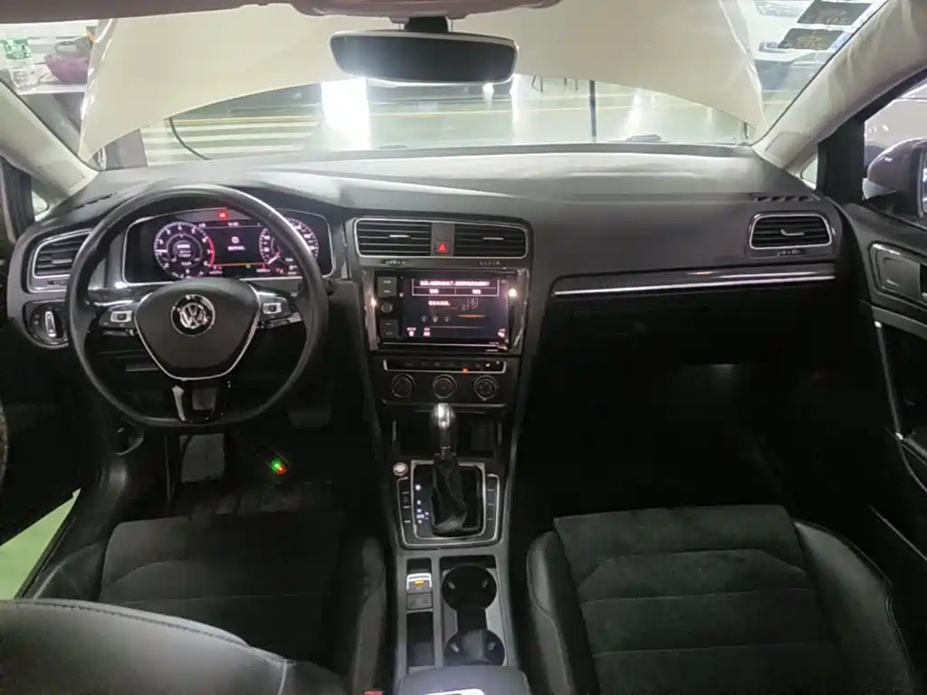 Volkswagen Golf — миниатюра 10