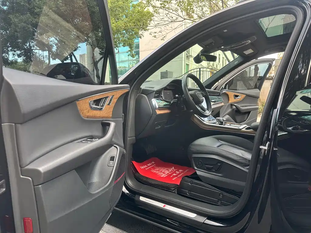 Audi Q7 — миниатюра 4