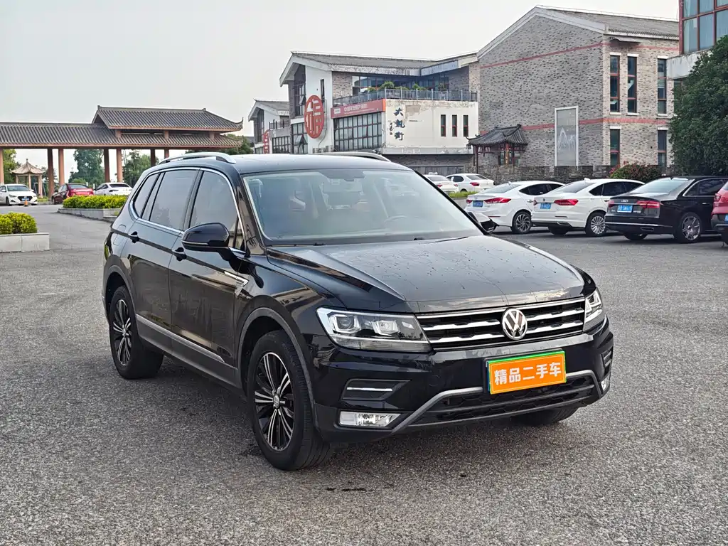 Volkswagen Tiguan L L 2019 330TSI AT Comfort VI