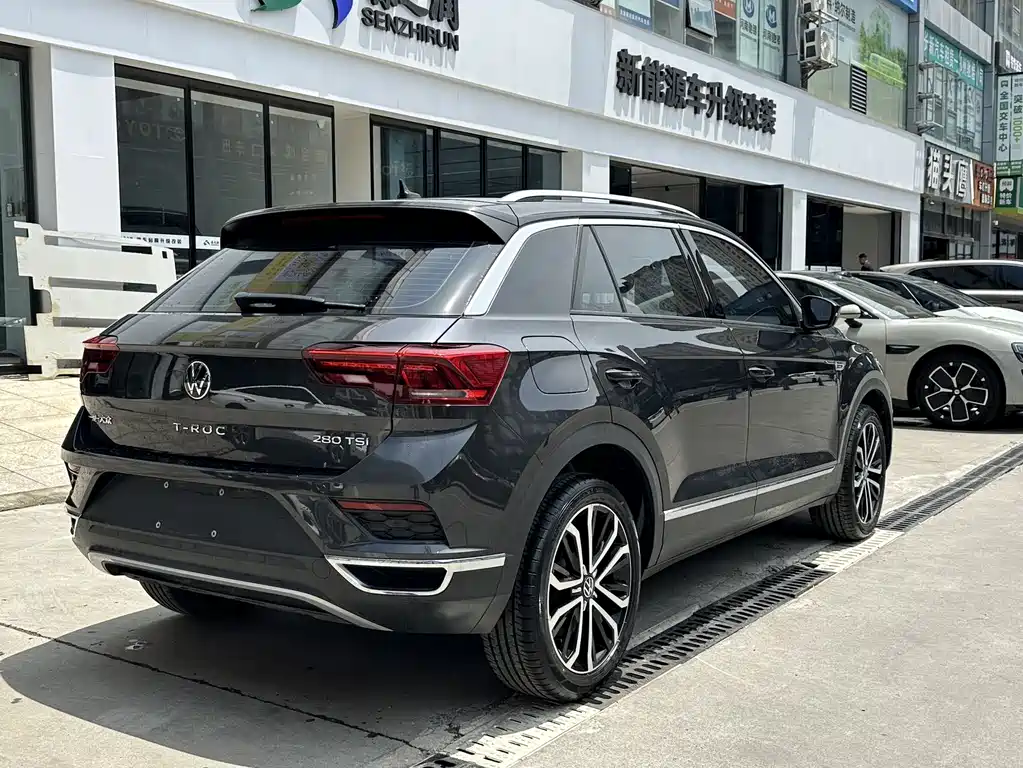 Volkswagen T-Roc 2022 280TSI DSG PLUS