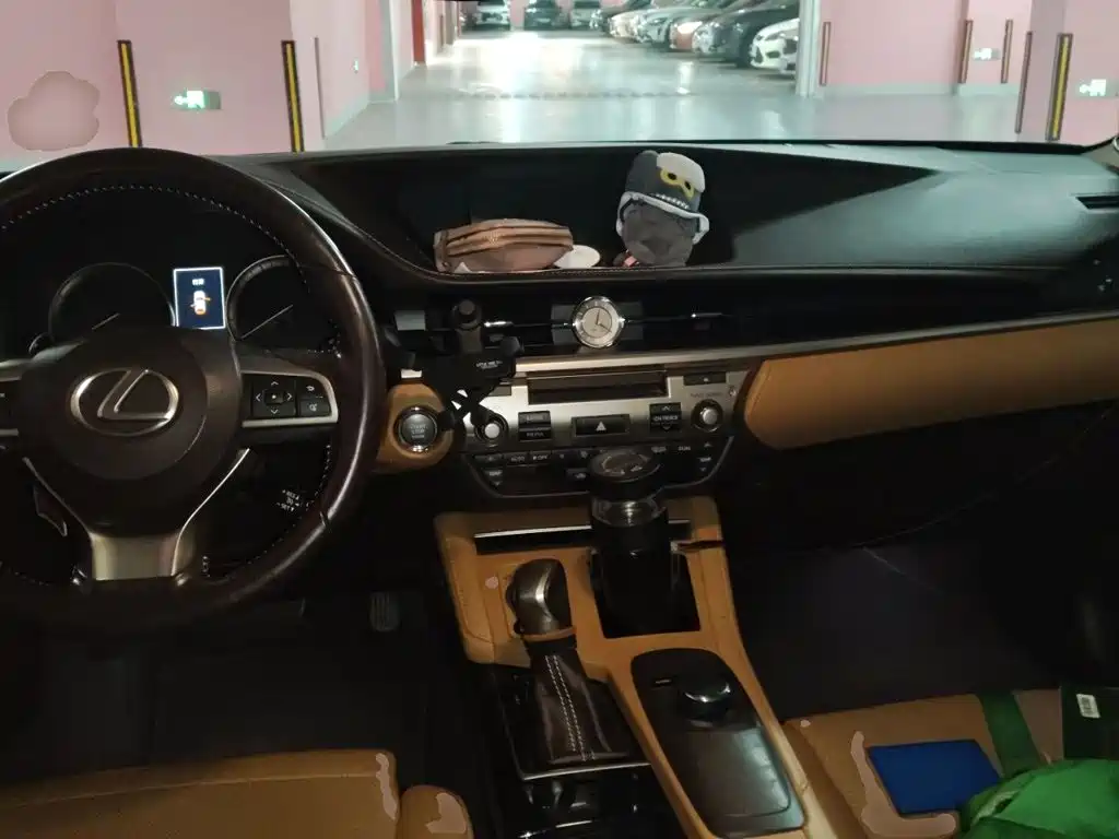 Lexus ES — миниатюра 10